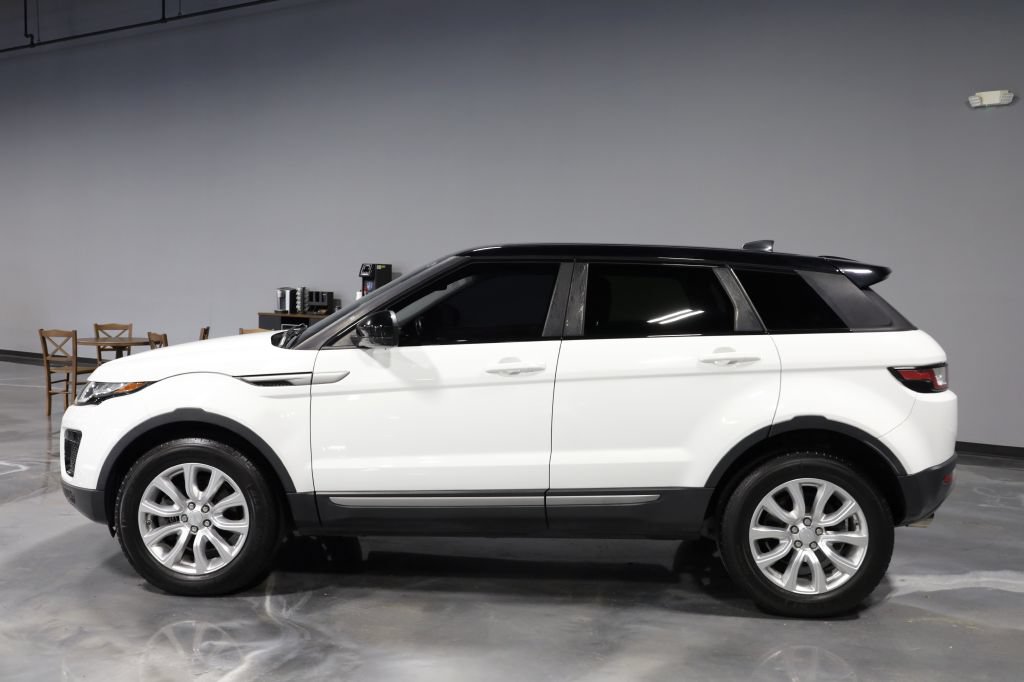 Used 2018 Land Rover Range Rover Evoque SE AWD/4WD image 4