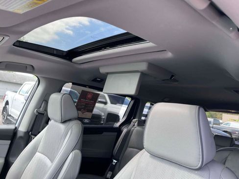 Used 2022 Honda Odyssey Elite image 5