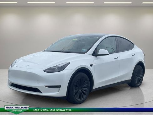 Used 2023 Tesla Model Y Long Range AWD/4WD image 6