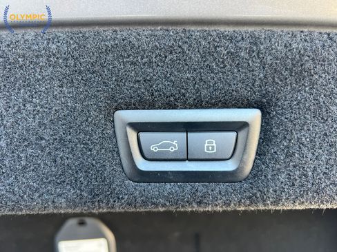 Used 2023 BMW 740i image 33