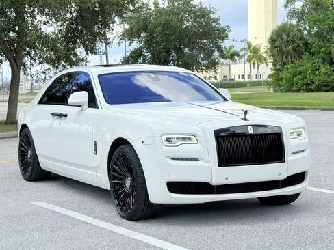 Used 2015 Rolls-Royce Ghost image 8