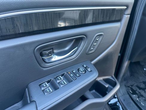 Used 2025 Honda Pilot Elite image 25