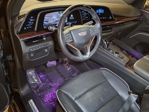 Certified 2022 Cadillac Escalade Premium Luxury image 3