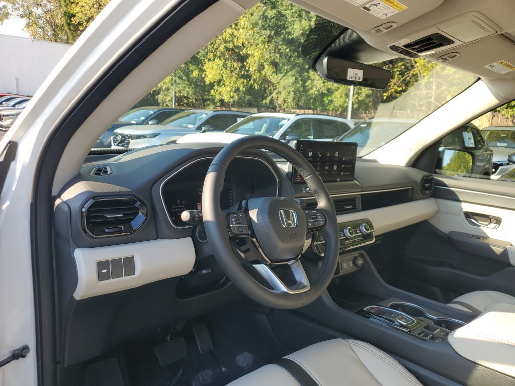 New 2026 Honda Pilot Touring image 16