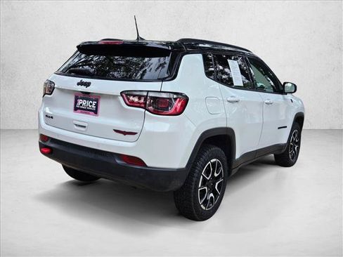 Used 2025 Jeep Compass Trailhawk AWD/4WD image 5