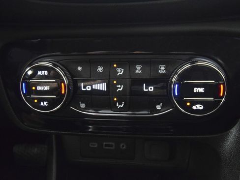 Used 2023 Buick Encore GX Select FWD image 32