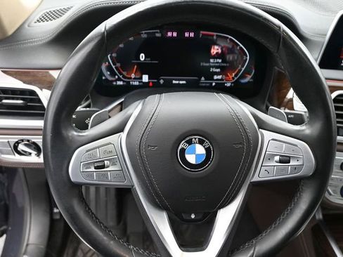 Used 2020 BMW 750i xDrive image 12