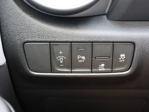 Used 2023 Hyundai Kona Limited w/ Cargo Package FWD image 33