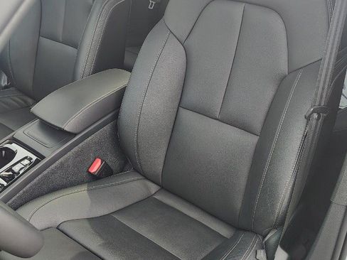 Used 2024 Volvo XC40 B5 Ultimate w/ Protection Package Premier AWD/4WD image 17