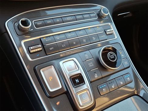 Used 2021 Hyundai Santa Fe Limited w/ Cargo Package image 14