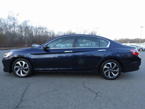 Used 2017 Honda Accord EX-L image 9