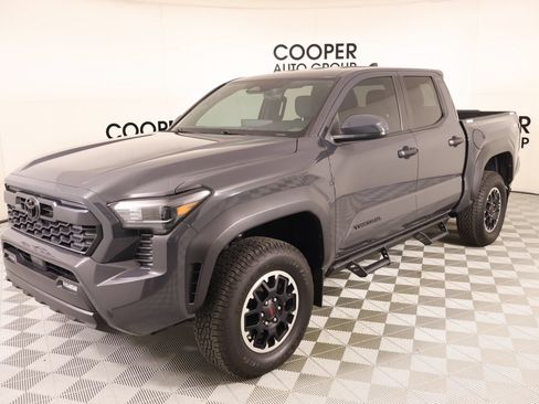 Used 2024 Toyota Tacoma TRD Off-Road AWD/4WD image 9