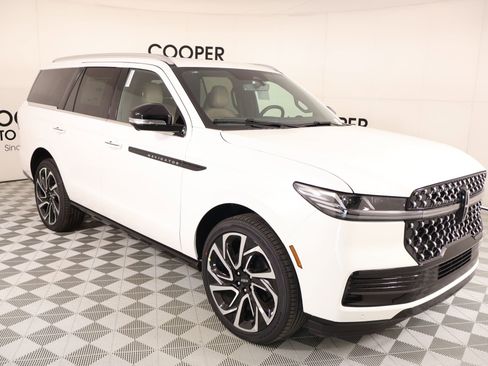 New 2026 Lincoln Navigator Black Label AWD/4WD image 1