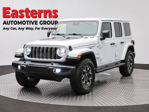 Used 2024 Jeep Wrangler Unlimited Sahara w/ Dual Top Group AWD/4WD image 1