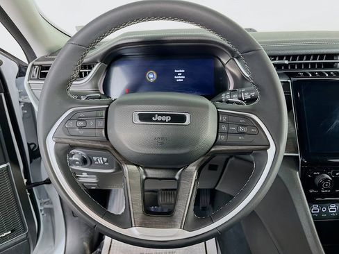 Used 2023 Jeep Grand Cherokee Limited AWD/4WD image 14