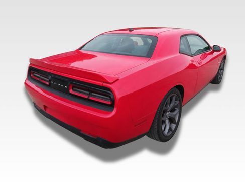 Used 2019 Dodge Challenger R/T RWD image 4