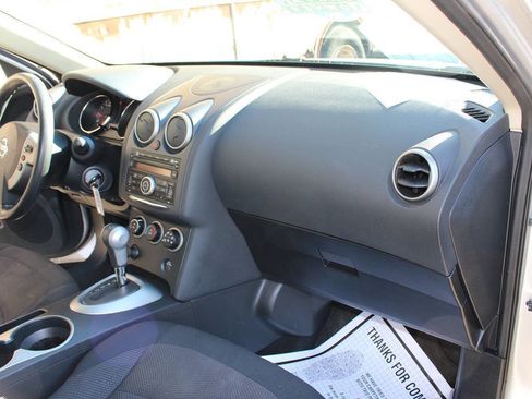 Used 2011 Nissan Rogue S image 39