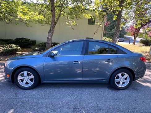 Used 2012 Chevrolet Cruze LT FWD image 2