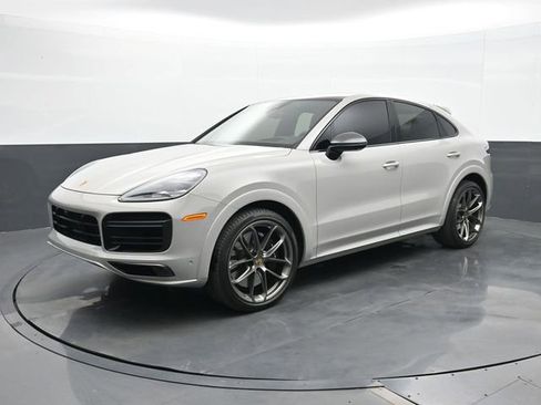 Certified 2023 Porsche Cayenne Turbo AWD/4WD image 1