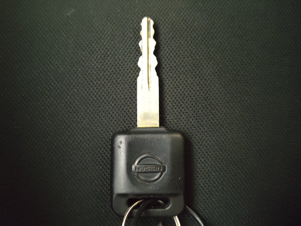 Used 2025 Nissan Versa S FWD image 32