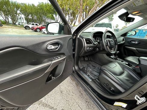 Certified 2019 Jeep Cherokee Limited FWD image 15