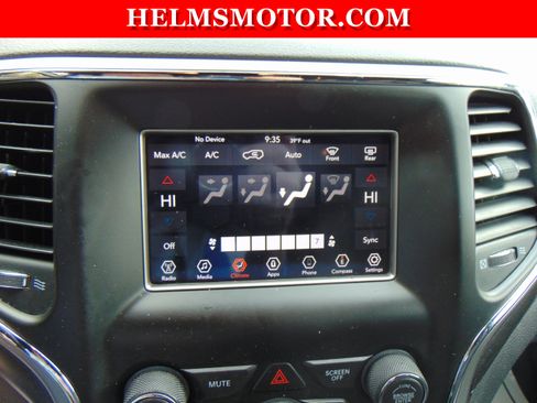 Certified 2018 Jeep Grand Cherokee Laredo image 26