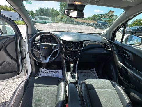 Used 2018 Chevrolet Trax LT AWD/4WD image 13