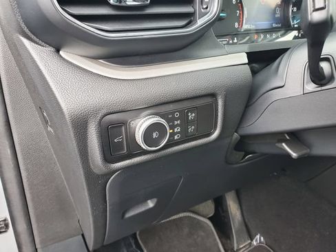 Used 2023 Ford Explorer XLT w/ Equipment Group 202A AWD/4WD image 12