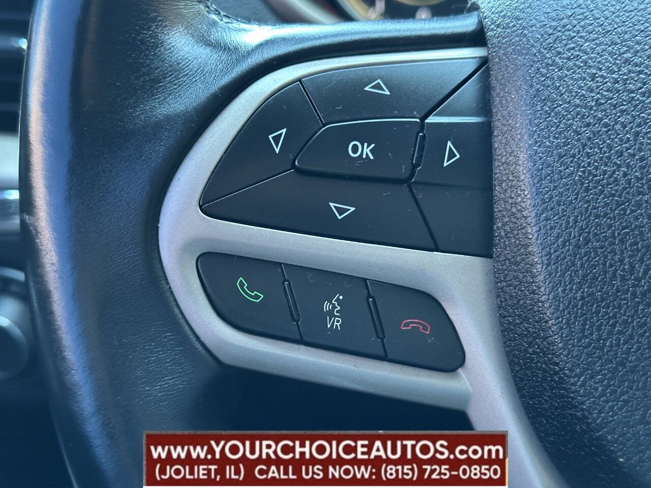 Used 2017 Jeep Cherokee Sport AWD/4WD image 32