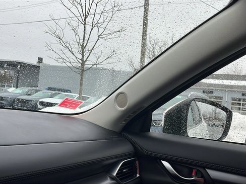 Used 2019 MAZDA CX-5 Touring image 18