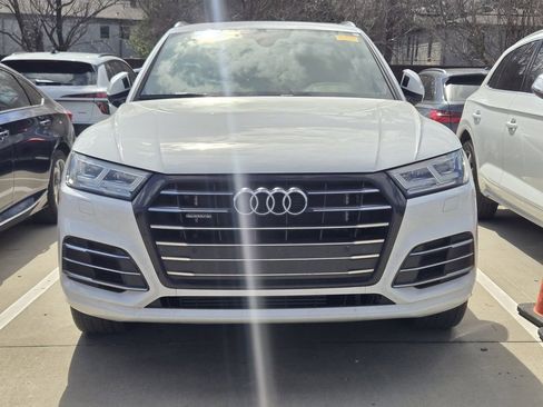 Used 2020 Audi Q5 e Premium Plus w/ Premium Plus Package image 4