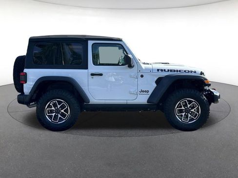 Used 2025 Jeep Wrangler Rubicon w/ Convenience Group AWD/4WD image 7