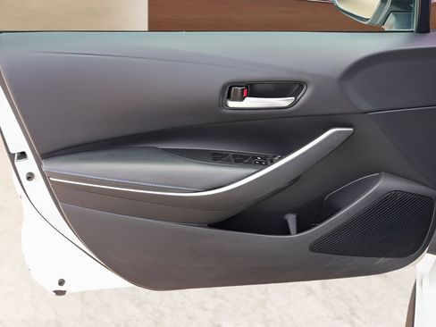 Used 2021 Toyota Corolla SE FWD image 7