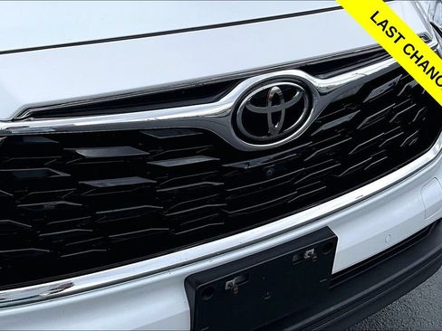 Used 2022 Toyota Highlander Limited AWD/4WD image 29