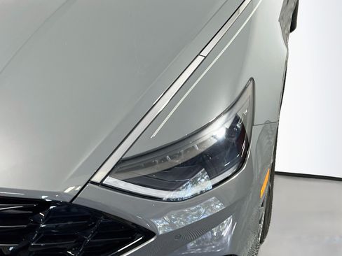 Used 2021 Hyundai Sonata Limited FWD image 12