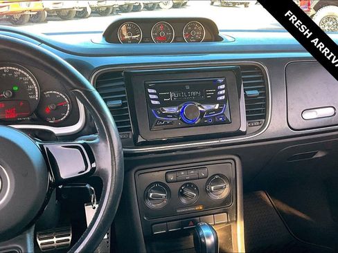 Used 2013 Volkswagen Beetle 2.0T image 9