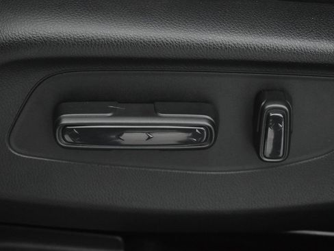 Used 2025 Honda HR-V EX-L image 16