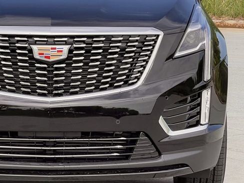 New 2026 Cadillac XT5 Luxury image 8