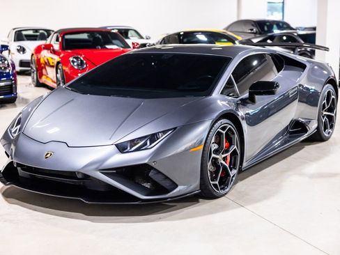 Used 2021 Lamborghini Huracan EVO RWD image 12