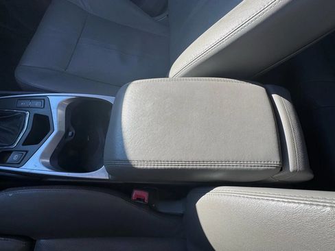 Used 2011 Cadillac SRX Luxury image 21