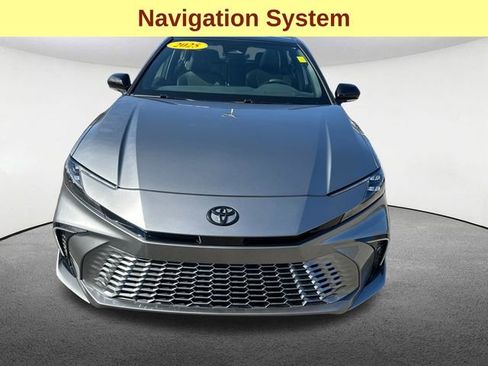 Used 2025 Toyota Camry XSE FWD image 4