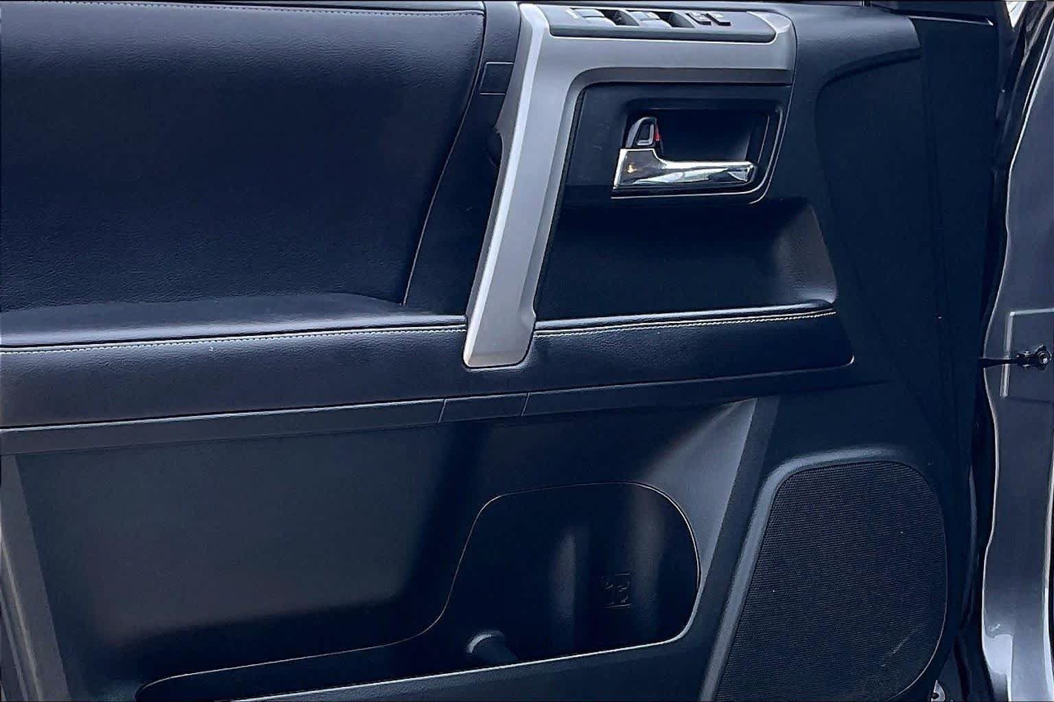 Used 2019 Toyota 4Runner SR5 Premium RWD image 18