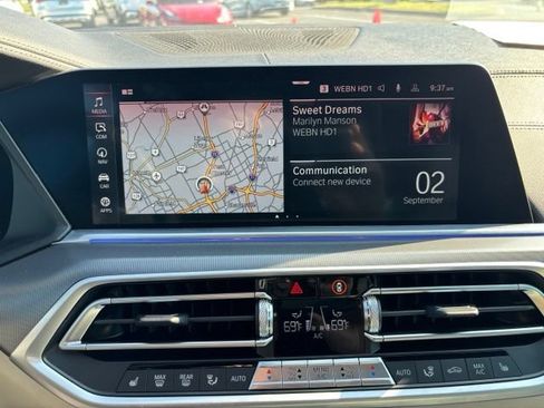 Used 2022 BMW X5 xDrive40i w/ M Sport Package AWD/4WD image 25