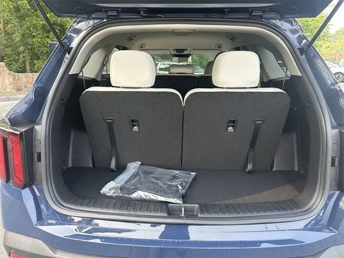 New 2025 Kia Sorento S image 48