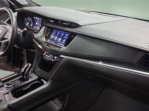 Used 2022 Cadillac XT5 Premium Luxury w/ Technology Package image 18