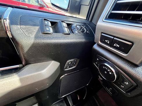 Used 2018 Ford F150 Platinum w/ Equipment Group 701A Luxury AWD/4WD image 18