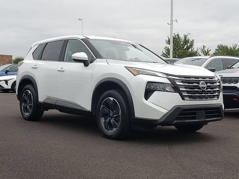 Used 2025 Nissan Rogue SV FWD image 8