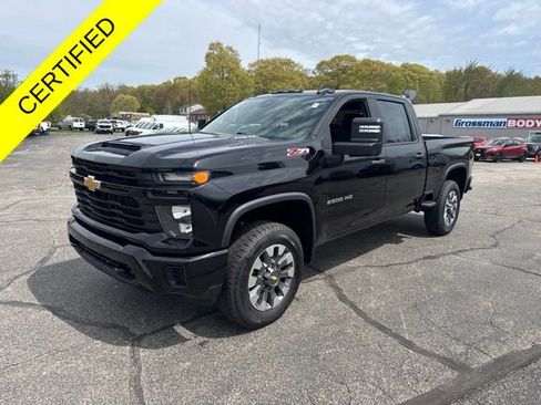 Used 2024 Chevrolet Silverado 2500 Custom w/ Custom Value Package AWD/4WD image 4