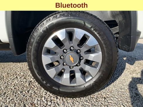 Used 2022 Chevrolet Silverado 2500 Custom w/ Custom Value Package image 9