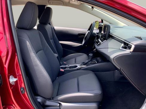 Used 2024 Toyota Corolla LE FWD image 9
